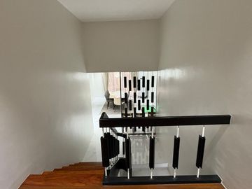 FOR SALE Prime Corner House in White Plains, Quezon City - OBSH283