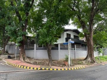 FOR SALE Prime Corner House in White Plains, Quezon City - OBSH283