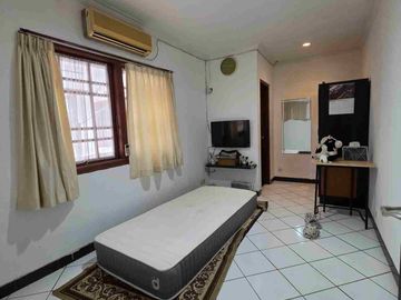 Rumah + Kos Row Jalan Lebar di Rawamangun Jakarta Timur