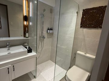 FOR SALE Modern House with Pool in White Plains, Quezon City - OBSH284