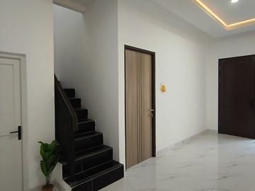 Rumah GTS Sawangan, Pinggir Jalan Raya, Mewah Murah, 2 LANTAI, Baru di Kota Depok Dijual