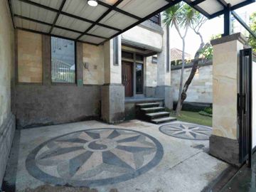 Rumah Modern Siap Huni di Area Renon Denpasar