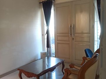 DISEWAKAN / DIJUAL RUMAH FURNISHED DI KAYUPUTIH JAKARTA TIMUR