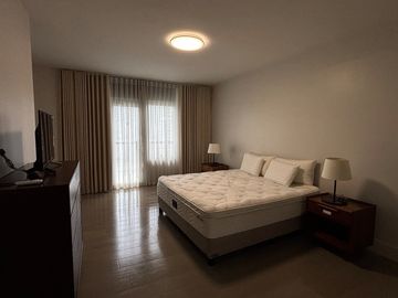 2 Bedroom with Parking Uptown Ritz Condo For Rent Bgc Taguig