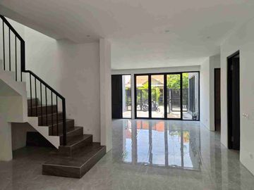 Rumah Baru Murah 2 Lantai siap Huni di Perum Pandugo, Rungkut, Sby Timur