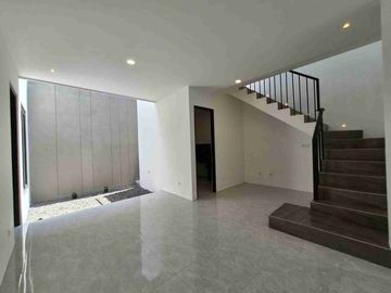 Rumah Baru Murah 2 Lantai siap Huni di Perum Pandugo, Rungkut, Sby Timur