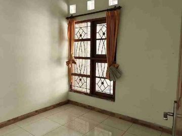 JUAL DI BAWAH HARGA PASARAN RUMAH 1,5 LT DI PURI SURYA JAYA