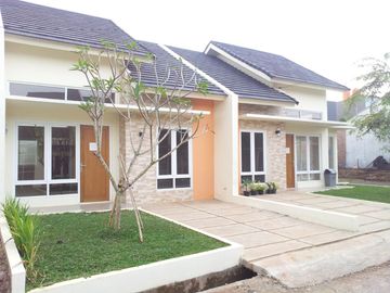 Rumah Siap Huni Dekat Podomoro City, Dekat Pintu Tol Cimanggis. Bisa KPR