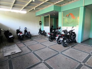 Rumah kost readi di tenggilis ubaya surabaya