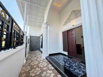 Rumah Baru Mewah American Klasik Dalam Cluster Siap Huni
