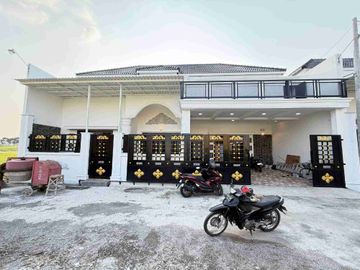 Rumah Baru Mewah American Klasik Dalam Cluster Siap Huni