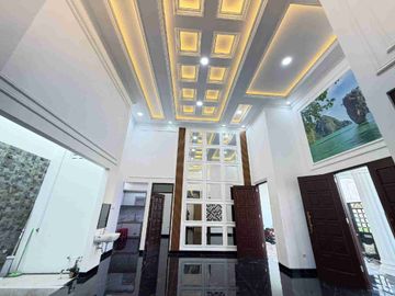 Rumah Baru Mewah American Klasik Dalam Cluster Siap Huni
