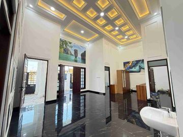 Rumah Baru Mewah American Klasik Dalam Cluster Siap Huni