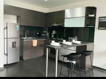 Apartaestudio Amoblado con Terraza Privada en Arriendo – Santa Bárbara | Bogotá