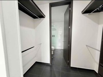 Apartaestudio Amoblado con Terraza Privada en Arriendo – Santa Bárbara | Bogotá
