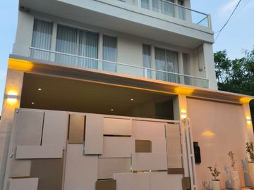Dijual Rumah Villa Furnished 3 Lantai di Bali Arum Jimbaran