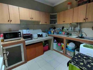 dijual rumah full furnished di Raffles hills