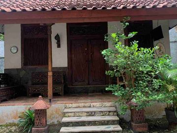 Dijual Rumah Antik Luas 737 m2 ada Joglo / Pendopo sangat cocok untuk Guest House