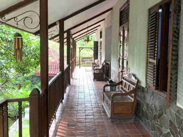 Dijual Rumah Antik Luas 737 m2 ada Joglo / Pendopo sangat cocok untuk Guest House