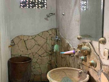 Dijual Rumah Antik Luas 737 m2 ada Joglo / Pendopo sangat cocok untuk Guest House