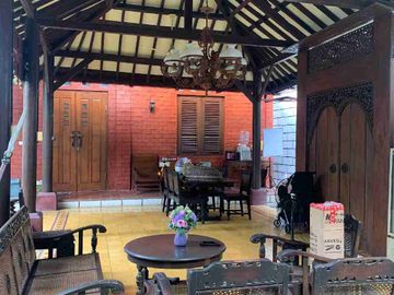 Dijual Rumah Antik Luas 737 m2 ada Joglo / Pendopo sangat cocok untuk Guest House