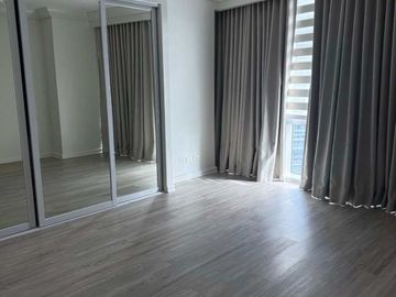 FOR LEASE : Semi-Furnished 3Bedroom Unit Pacific Plaza Towers, BGC, Taguig
