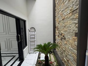 Rumah Ndr Jl. Raya Cipayung, Cipayung Jaya, Mewah Murah, 2 LANTAI, Baru di Depok, Dijual