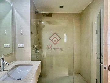 FOR SALE Below Zonal 4BR Penthouse Unit in The Albany at McKinley West, Taguig City - SC161