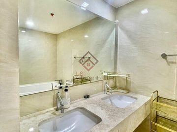 FOR SALE Below Zonal 4BR Penthouse Unit in The Albany at McKinley West, Taguig City - SC161