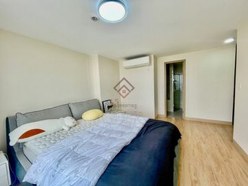 FOR SALE Below Zonal 4BR Penthouse Unit in The Albany at McKinley West, Taguig City - SC161
