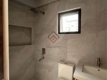 FOR SALE 3-Storey House in Kapitolyo, Pasig City - SH160