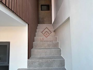 FOR SALE 3-Storey House in Kapitolyo, Pasig City - SH160