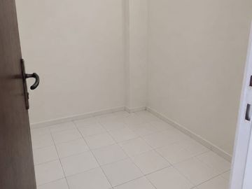 Rumah Gudang Murah di Taman Holis Indah 1