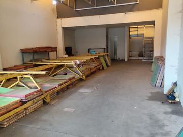 Rumah Gudang Murah di Taman Holis Indah 1