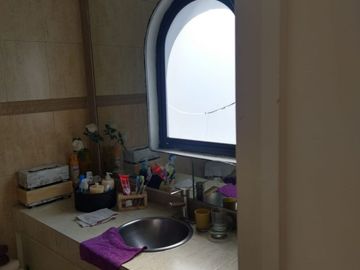 REMODELADA, VENDO CASA EN COLON ECHEGARAY