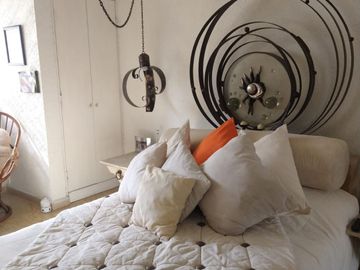 REMODELADA, VENDO CASA EN COLON ECHEGARAY