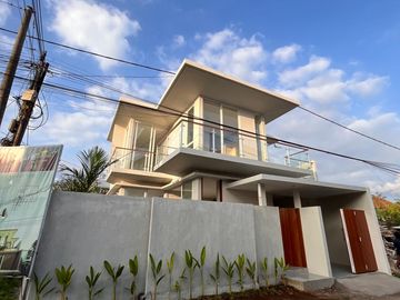 DI JUAL VILLA BARU DI AREA SANUR DENPASAR BALI