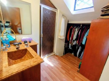 LINDA Y ACOGEDORA CASA EN VENTA EN LOMAS DE LAS ÁGUILAS, A UNOS PASOS DEL ACCESO A LA SUPERVÍA
