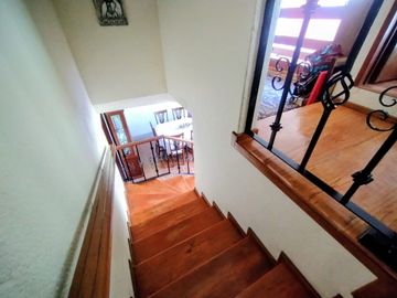 LINDA Y ACOGEDORA CASA EN VENTA EN LOMAS DE LAS ÁGUILAS, A UNOS PASOS DEL ACCESO A LA SUPERVÍA
