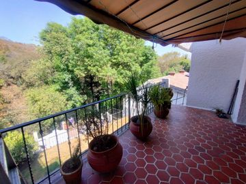 LINDA Y ACOGEDORA CASA EN VENTA EN LOMAS DE LAS ÁGUILAS, A UNOS PASOS DEL ACCESO A LA SUPERVÍA