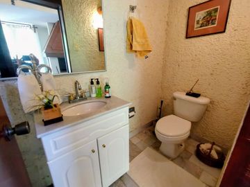 LINDA Y ACOGEDORA CASA EN VENTA EN LOMAS DE LAS ÁGUILAS, A UNOS PASOS DEL ACCESO A LA SUPERVÍA