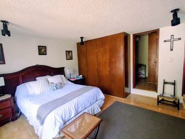 LINDA Y ACOGEDORA CASA EN VENTA EN LOMAS DE LAS ÁGUILAS, A UNOS PASOS DEL ACCESO A LA SUPERVÍA