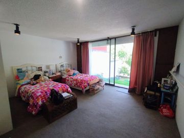 LINDA Y ACOGEDORA CASA EN VENTA EN LOMAS DE LAS ÁGUILAS, A UNOS PASOS DEL ACCESO A LA SUPERVÍA