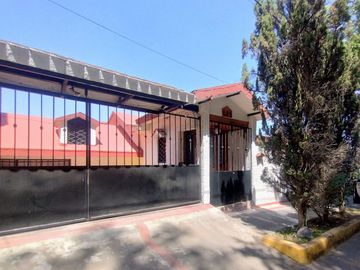 LINDA Y ACOGEDORA CASA EN VENTA EN LOMAS DE LAS ÁGUILAS, A UNOS PASOS DEL ACCESO A LA SUPERVÍA