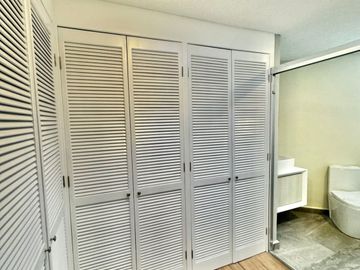 MODERNA CASA EN ZAVALETA
