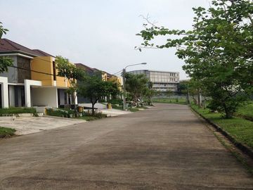 Disewakan Rumah 2lantai di Bekasi kompleks Summer Bliiss UNFURNISH