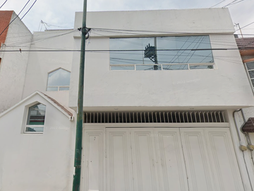 CASA EN REMATE EN  CLAVERIA, EXCELENTE OPORTUNIDAD