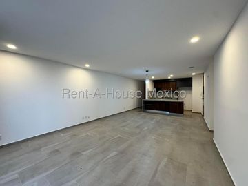 Departamento, PB, con jardín y vista desde sala comedor y recámaras, amplios espacios y amenidades para la familia. A 5 min de Antea