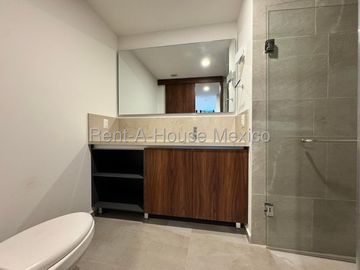 Departamento, PB, con jardín y vista desde sala comedor y recámaras, amplios espacios y amenidades para la familia. A 5 min de Antea