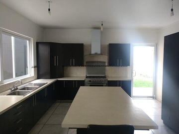 AMPLIA RESIDENCIA EN EJIDO GUADALUPE VICTORIA